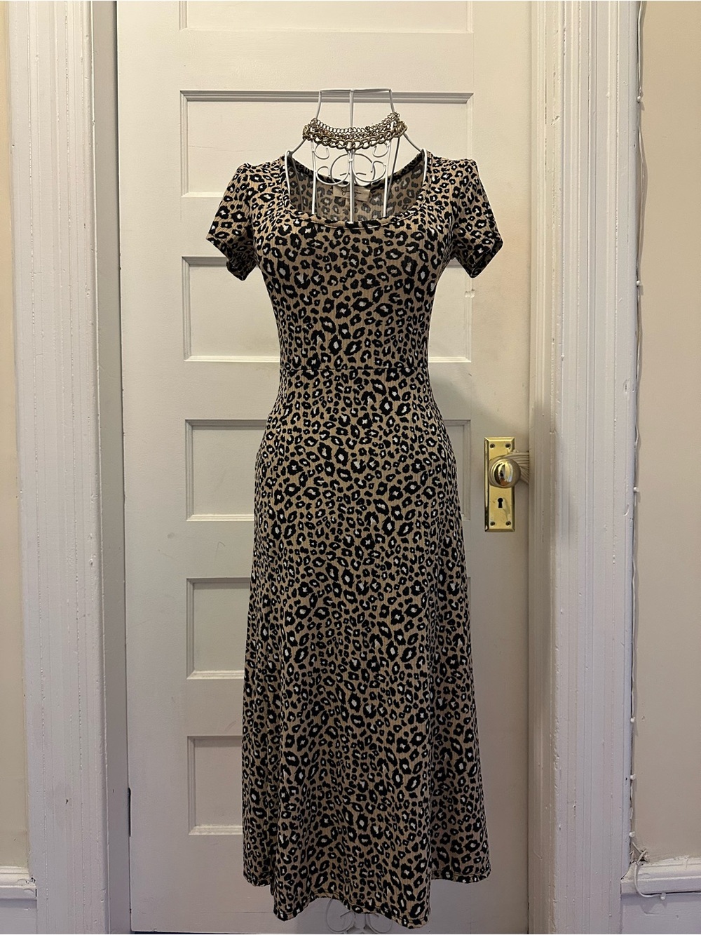 Jessica Simpson | Leopard Print Short Sleeve Midi Dress | S